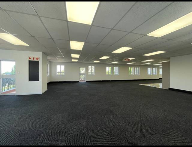 377M² OFFICE TO LET IN BRYANSTON